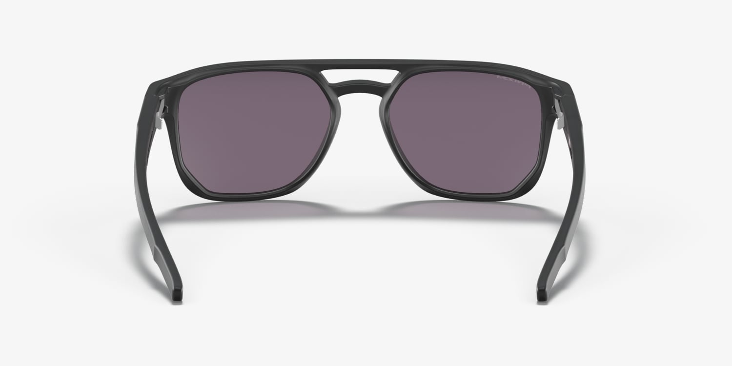 Oakley OO9436 Latch™ Beta Sunglasses | LensCrafters