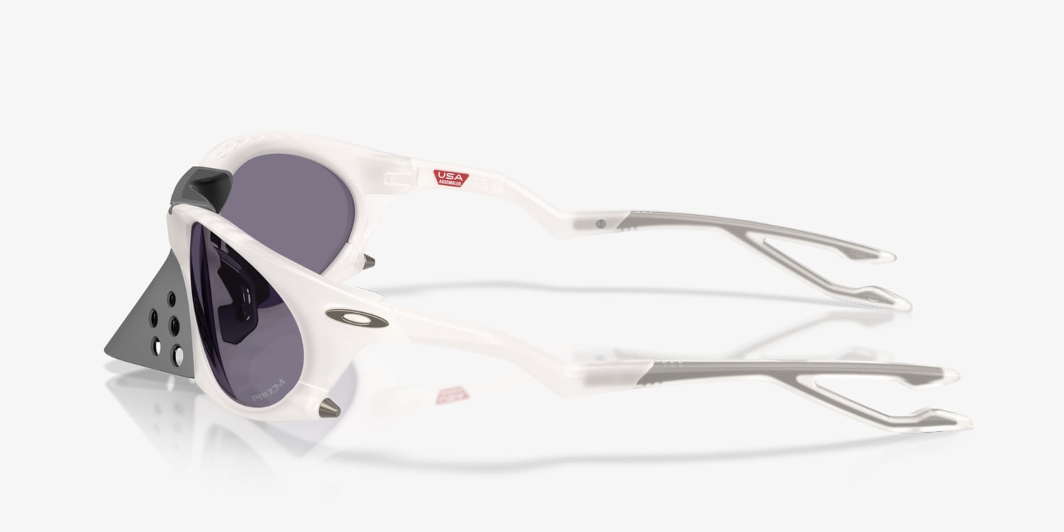 Oakley OO9437 Plantaris Seek Collection Sunglasses | LensCrafters